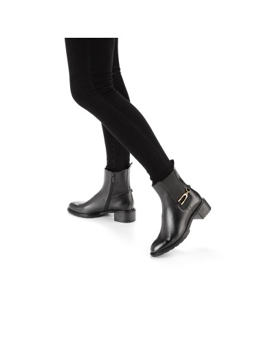 PARIS      12-26104-01